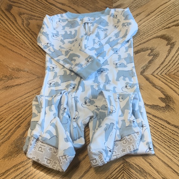 Carters 4t footed PJ set - Picture 2 of 3